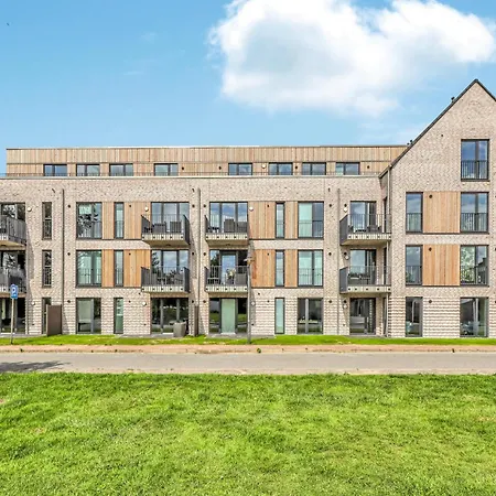 2 Bedroom Lovely In *